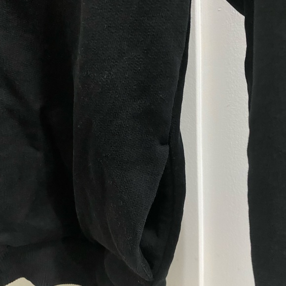 Basic black hoodie: logo embroidered hoodie - Picture 5 of 8